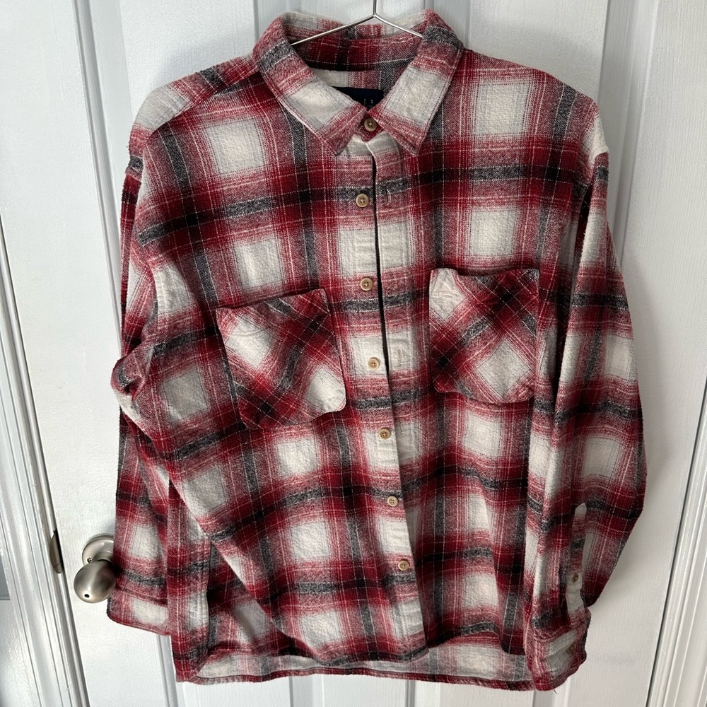 Abercrombie & Fitch Men’s Red Plaid Oversized Flannel Size Small Great Condition